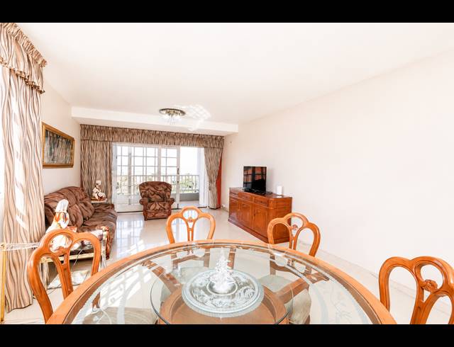 2 BEDROOM APARTMENT FOR SALE IN ESSENWOOD